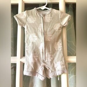 Hanes size 0-6 months zip up shortall - so soft! NWOT